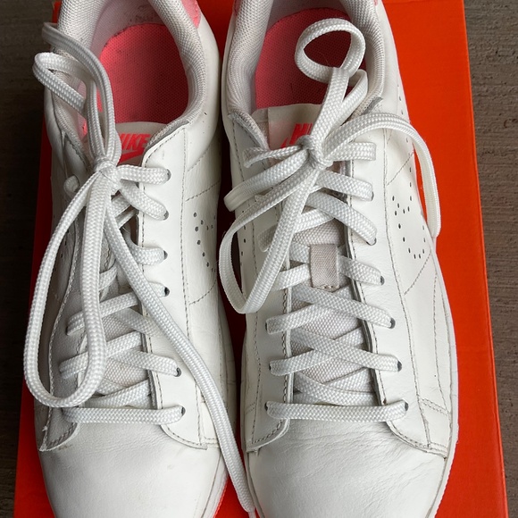 Nike Leather Court shoes size men’s 7.5, women’s 9.5 - Picture 4 of 5